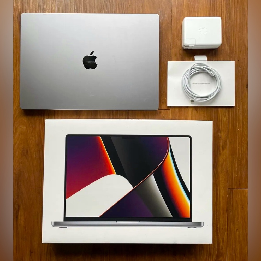 MacBook Pro 2022 16” 16gb, 1TB, M1 Pro 10 Core GPU